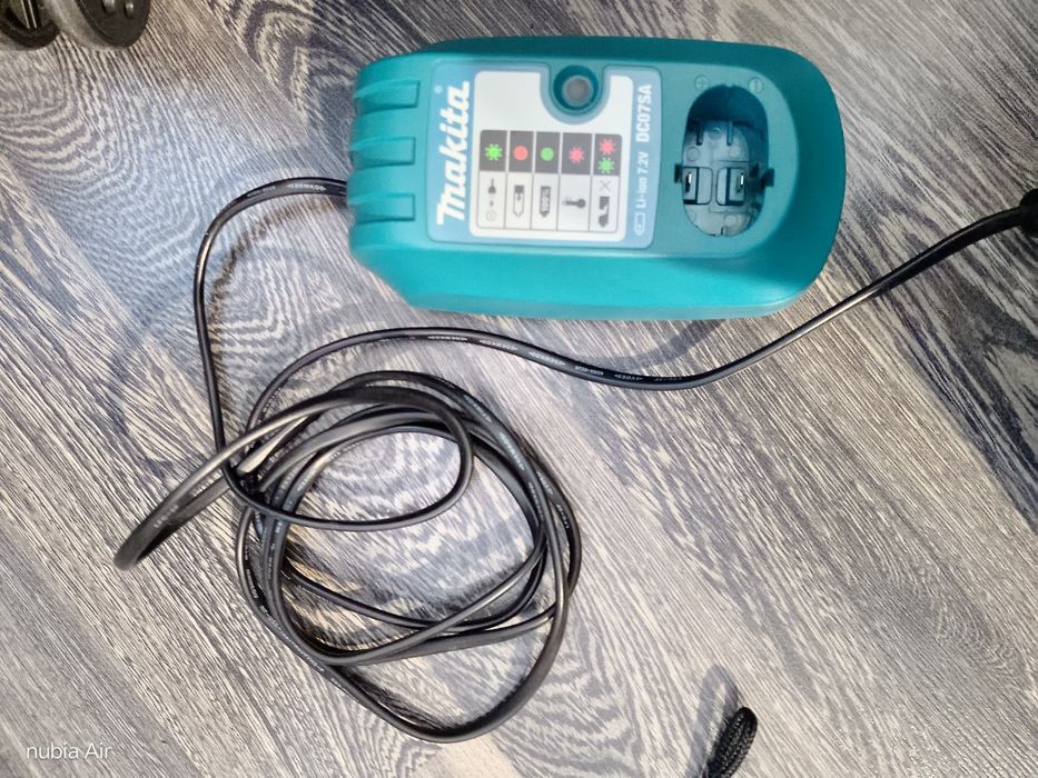 Акумулаторна отвертка Makita DF011D 7.2V