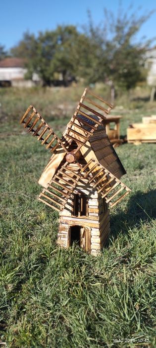 Вятърна мелница - градинска декорация