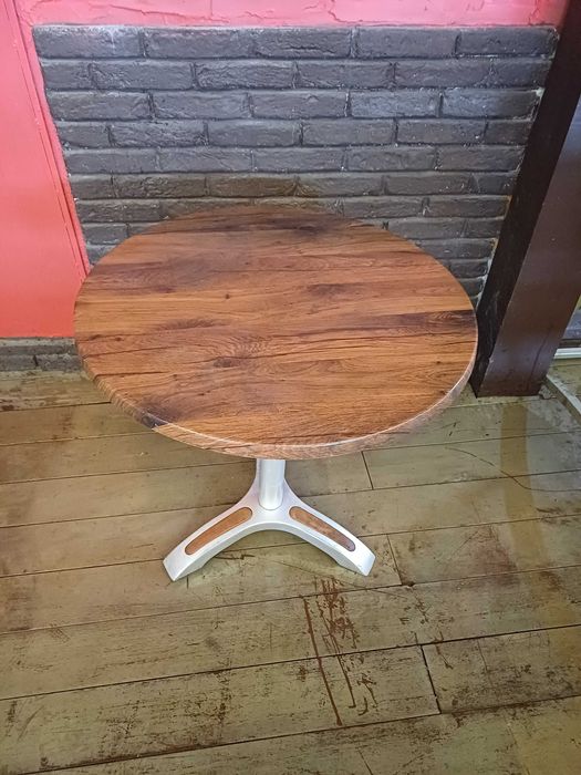 Трапезна кръгла маса