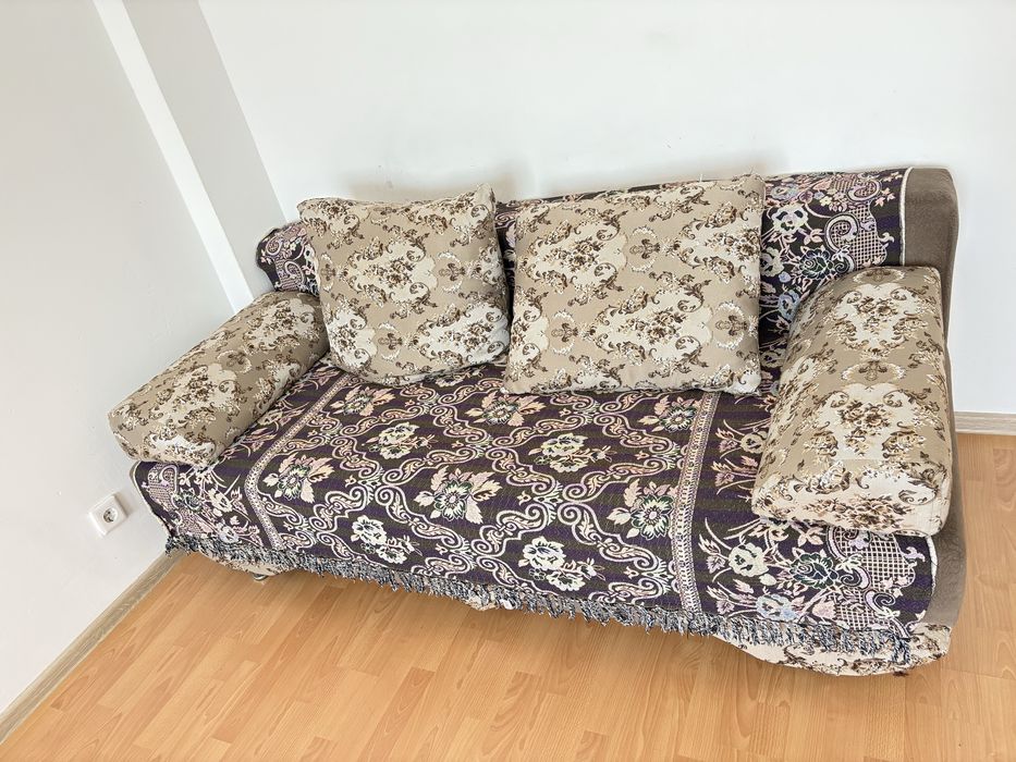 Буу диван в хорошем состояний