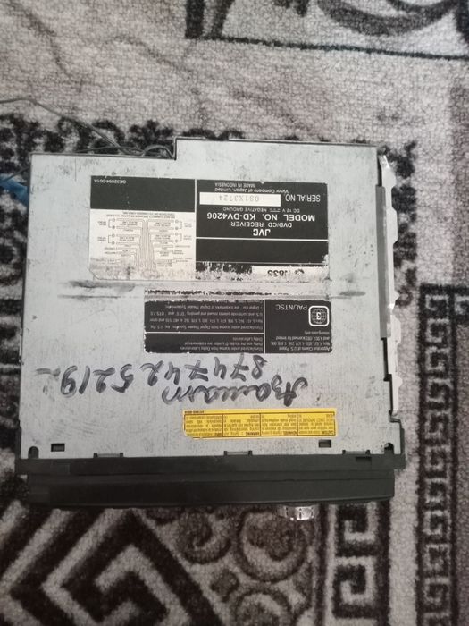 Продам магнитолу JVC