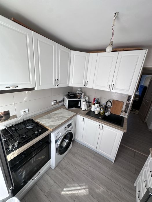 Vand apartament cu 3 camere