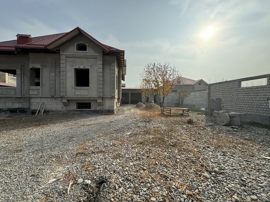 Продаётся своя участок более 16 сотухов.