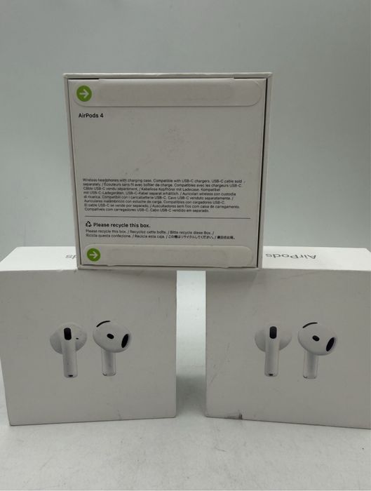 AirPods 4.