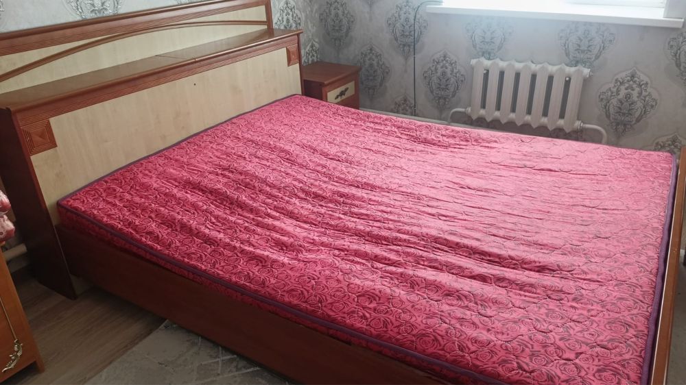 Шұғыл түрде жағдайы өте жақсы кровать матрасымен сатылады