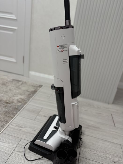 Вертикальный моющий пылесос