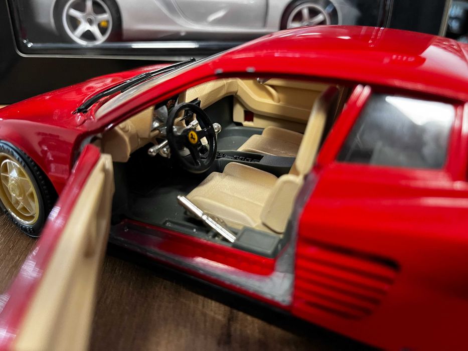 Метална колекционерска количка модел BURAGO FERRARI  1984г.1:18