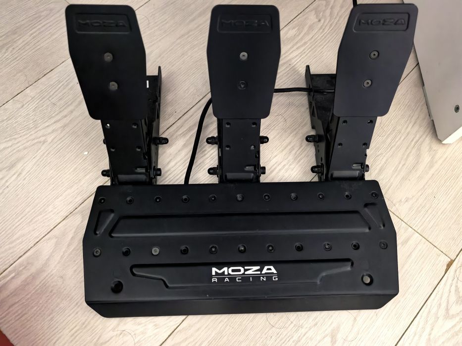 Игровой руль Moza r5 V2