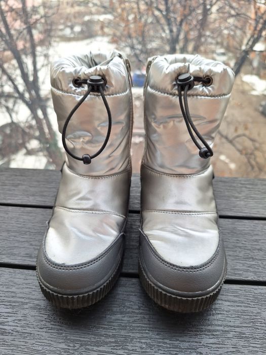 Детски непромокаеми ботуши Kickers kids с подплата, Сребристи 33 номер