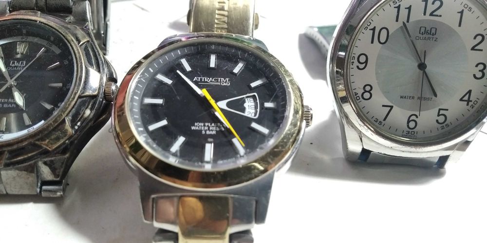 Продавам часовници мъжки с батерия