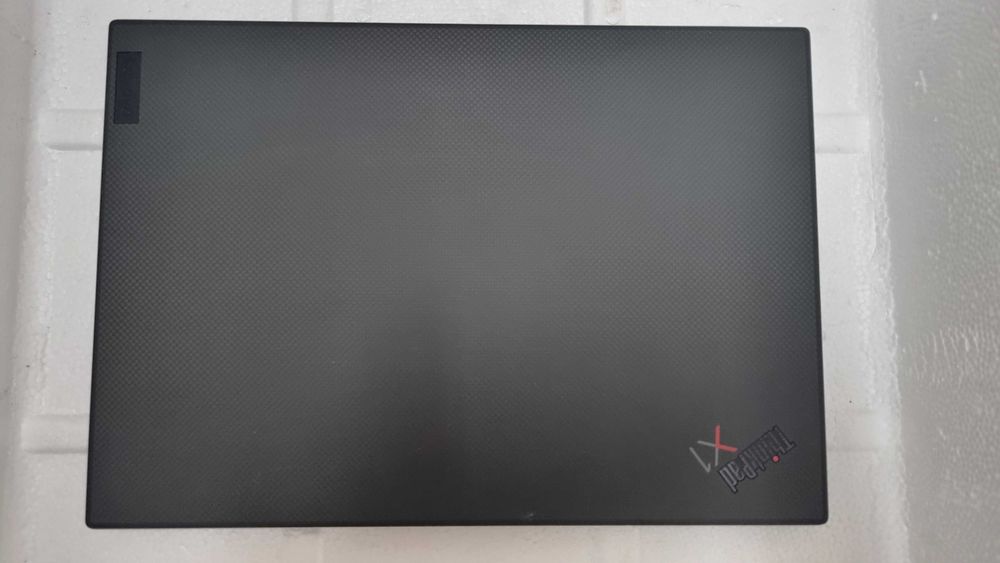 Lenovo ThinkPad X1 Carbon Gen 9 14", i7 11th Gen, 32 GB RAM, 1TB NVMe