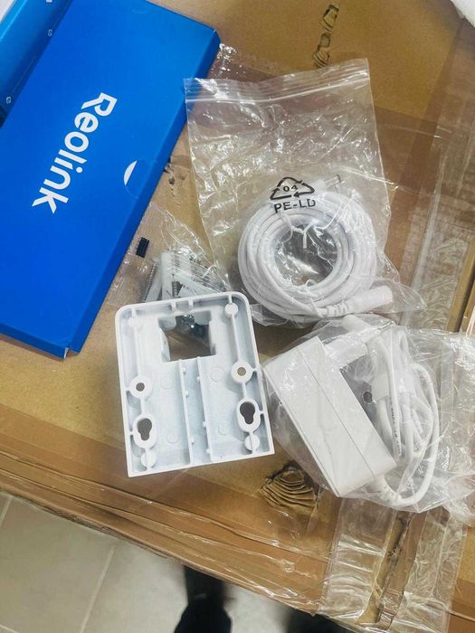 Cameră de supraveghere exterioară Reolink 4K 8MP cu Wi-Fi 6 și funcție PTZ, cu urmărire automată