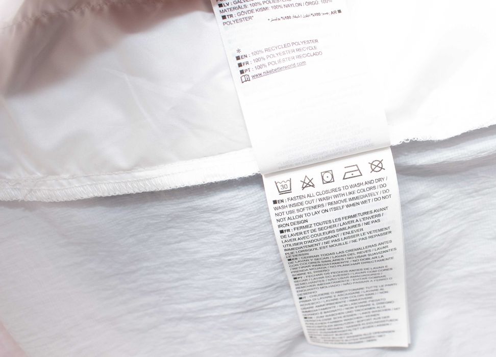 Nike оригинално дамско яке ретро серия ултра леко windbreaker S ново