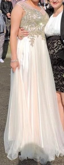 Официална рокля цвят шампанско