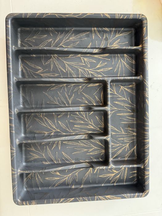 Лоток длЯ столовых приборов