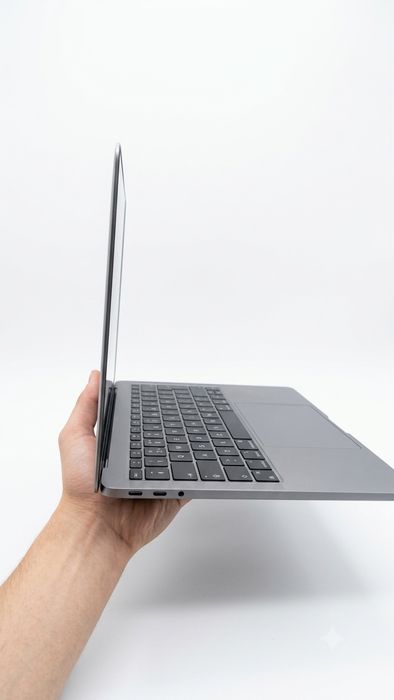MacBook pro sotiladi