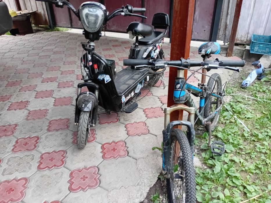 Продам скутер ск8 и велосипед