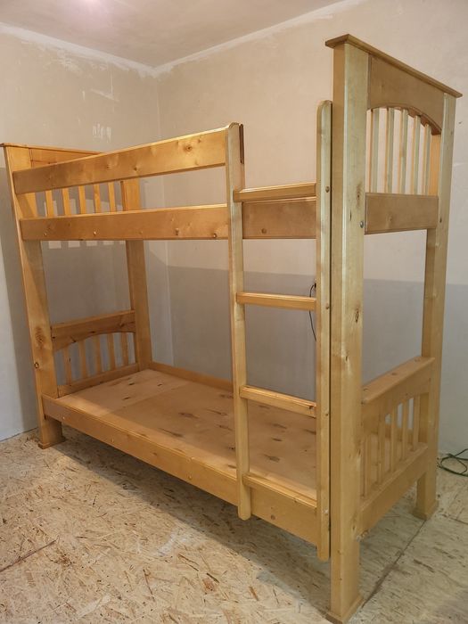 Двухъярусная кровать