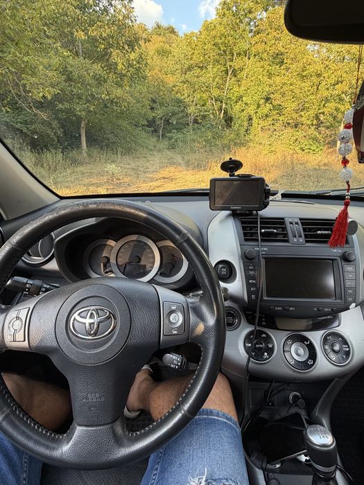 Toyota Rav 4.