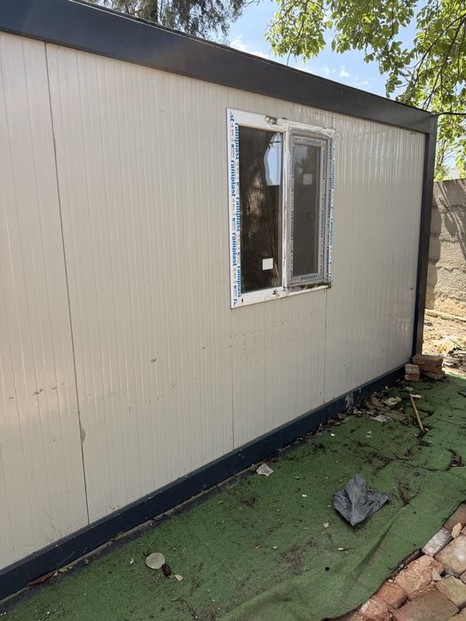 Container locuit