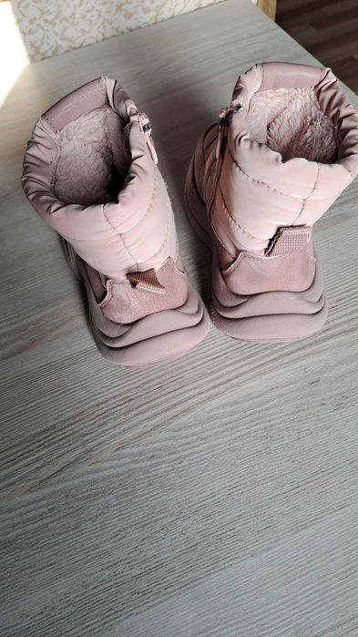 Сапожки на девочку. 26 размер.