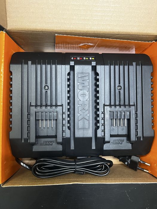 Incarcator dublu original WORX WA3883 - Incarcare simultana a 2 baterii WORX 20V - Curent de incarcare 4A - 2 moduri de incarcare - pentru toate Power