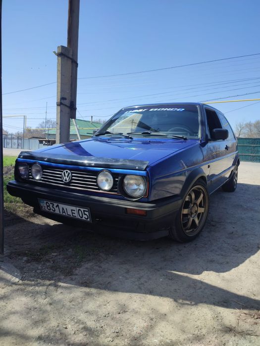 Продаю автомобиль гольф 2 год 89