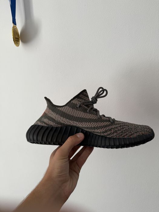 yeezy carbon beluga