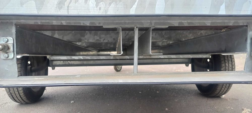 Товарно едноосно ремарке, почти ново, с регистрация, подходящо за транспорт на АТВ и мотоциклети