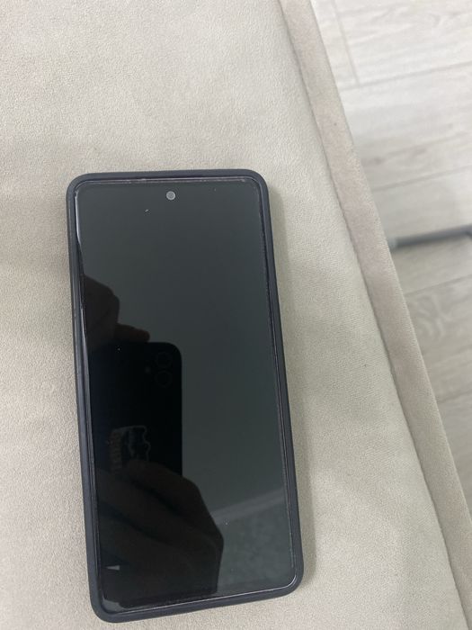 Samsung S20 FE в хорошем состояний