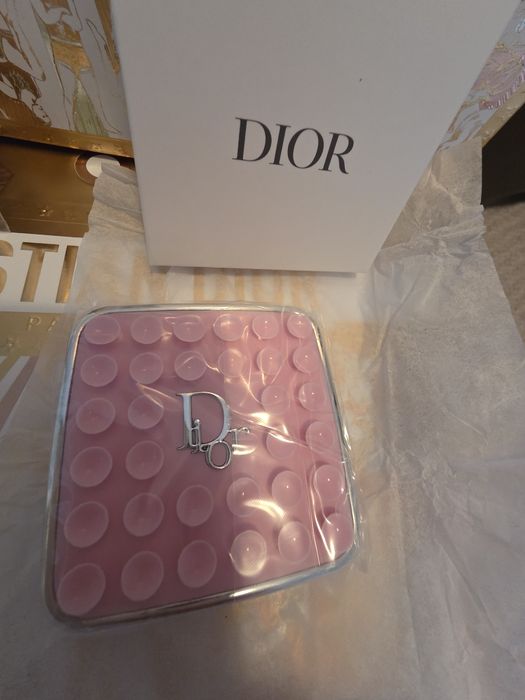 Нови и оригинални  аксесоари  от Диор