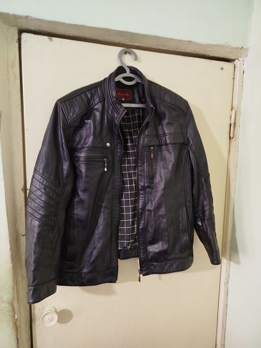 Продам кожаные куртки.