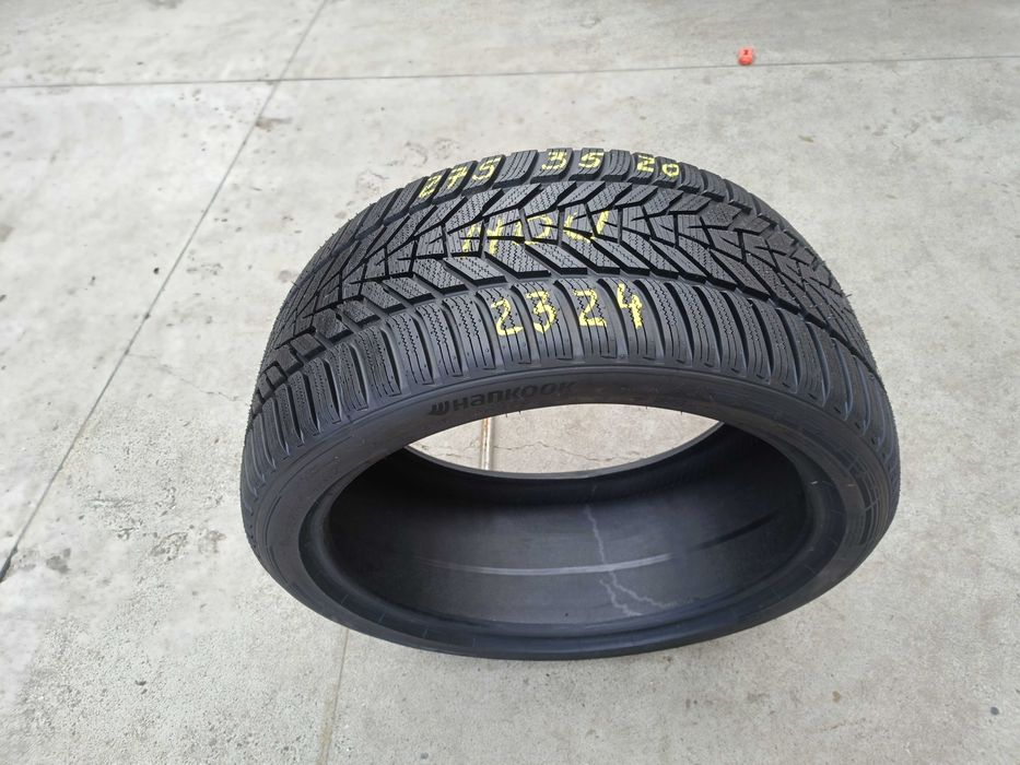 O anvelopa noua de iarna 275 35 20 hankook winter Icept evo3