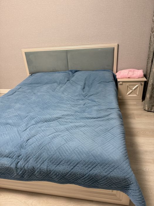 Продам спальный гарнитур