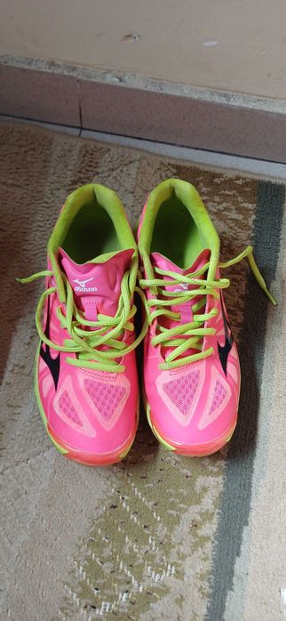 Маратонки Найк и Мезуно