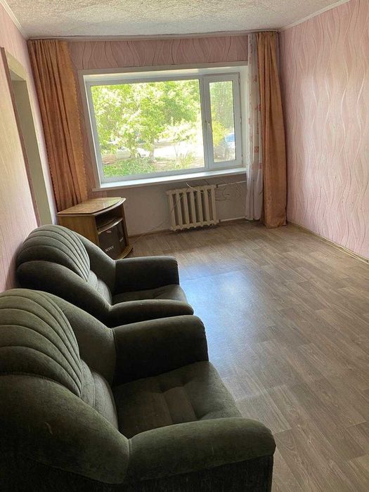 Продам 2-х комнатную квартиру, срочно.