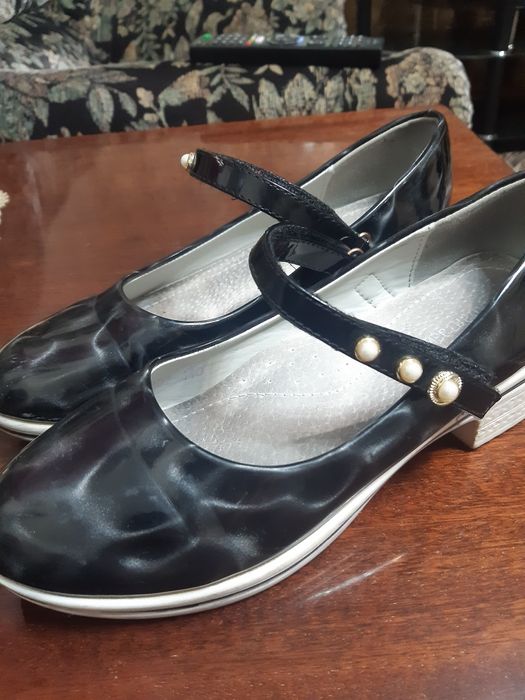 Туфли на девочку в школу р.35