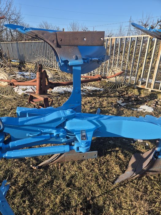 Plug LEMKEN cu 3 cormane reversibil.