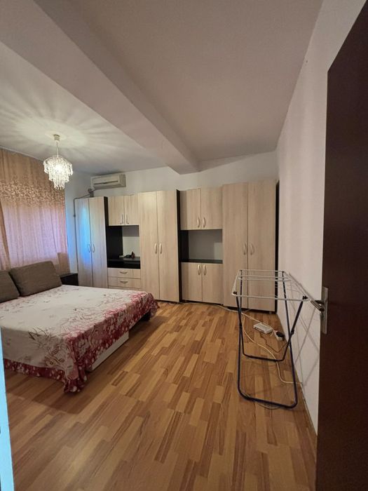 Inchiriez apartament 3 camere