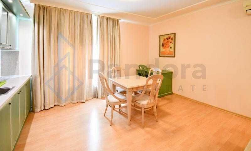 Дава се под наем Двустаен апартамент в София, Лозенец - 90 кв.м за 550 € - Снимка #2