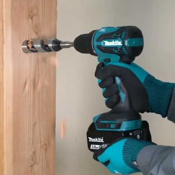 Акумулаторен винтоверт Makita DDF490Z , 18V , 65 Nm , LXT ,без батерии и зарядно