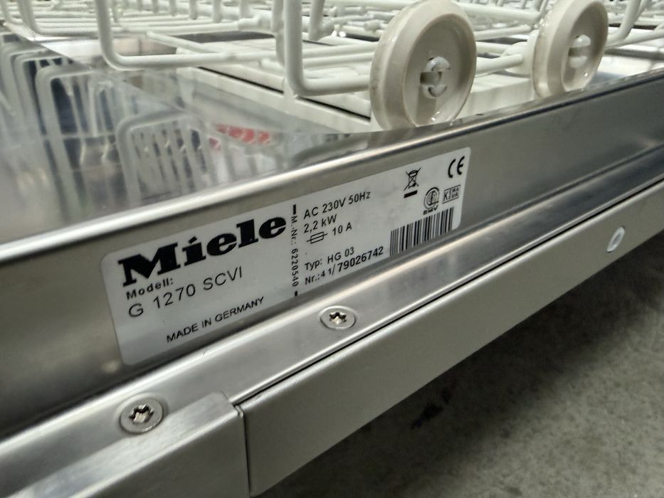 Съдомиялна машина за вграждане MIELE 60см