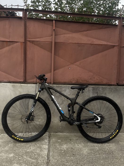 Bicicleta full suspension Marin