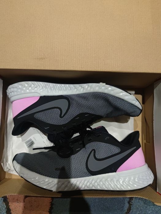 Adidași Nike nr. 42