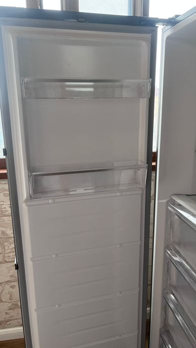 Морозильник Snowcap FR NF 307