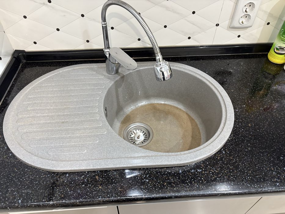 Продам каменную мойку бу