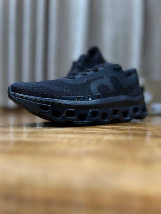 On Cloudmonster мужские кроссовки РАЗМЕР 44,45