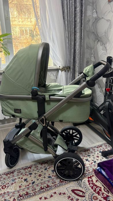 Детская коляска фирмы KIDILO