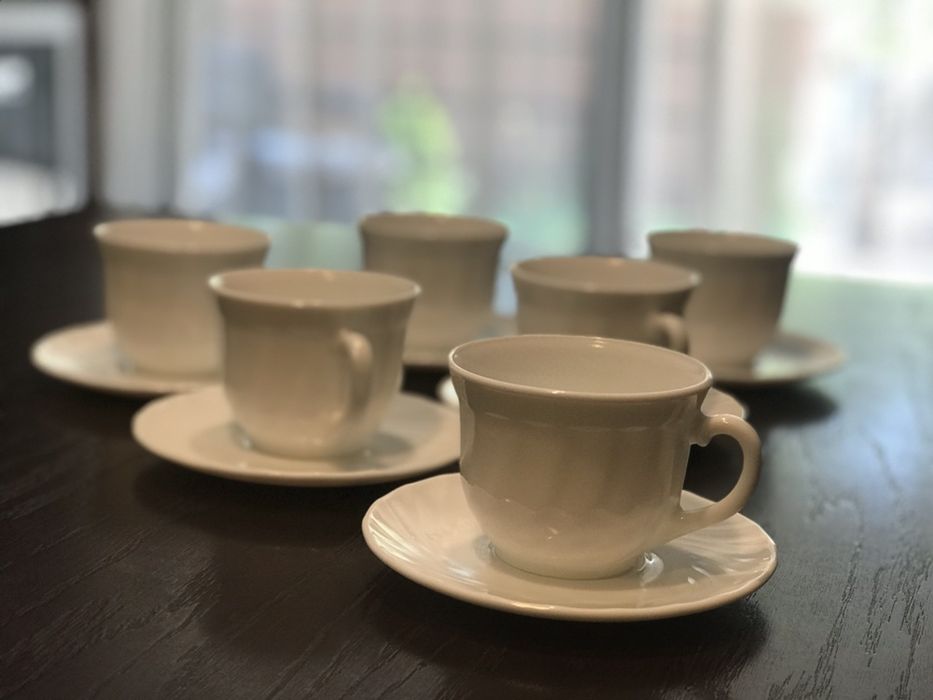 Чайный сервис, продам. Очень красивый.