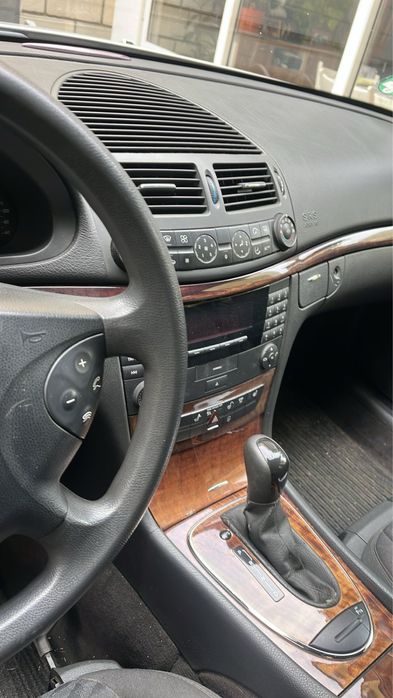 Mercedes benz E 240
